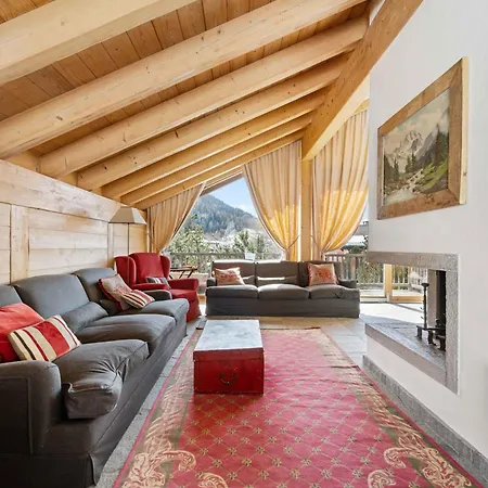 Luxury Alpine Retreat In 5bedr,spa,gym,pool 木屋 拉蓬