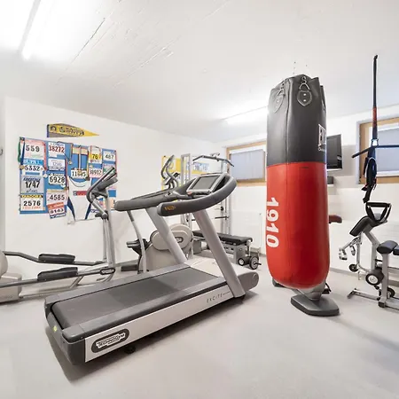 Luxury Alpine Retreat In 5bedr,spa,gym,pool *