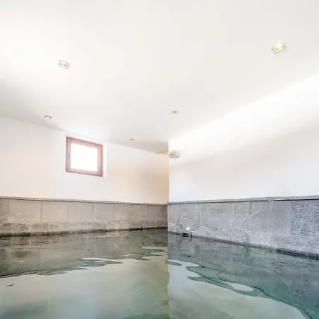 木屋 Luxury Alpine Retreat In 5bedr,spa,gym,pool 拉蓬