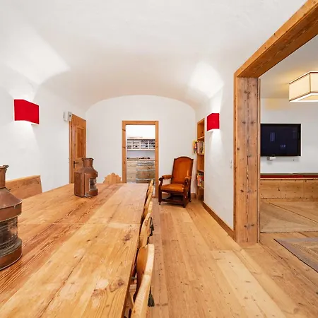Luxury Alpine Retreat In 5bedr,spa,gym,pool