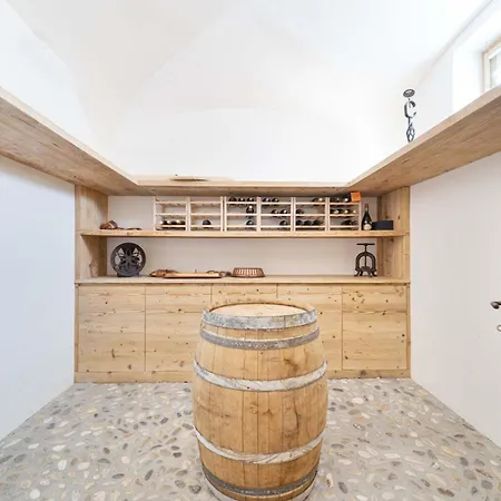 Luxury Alpine Retreat In 5bedr,spa,gym,pool 拉蓬